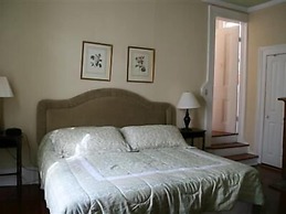 Fairchild House Bed & Breakfast