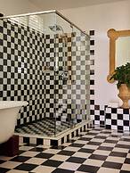 Coral Sands Inn & Cottages