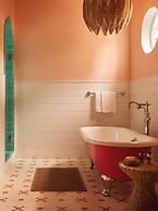 Coral Sands Inn & Cottages