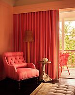 Coral Sands Inn & Cottages