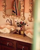 Coral Sands Inn & Cottages