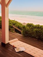 Coral Sands Inn & Cottages