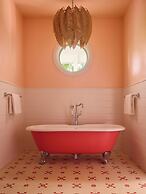 Coral Sands Inn & Cottages