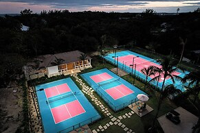 Coral Sands Inn & Cottages