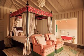 Coral Sands Inn & Cottages