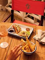 Coral Sands Inn & Cottages