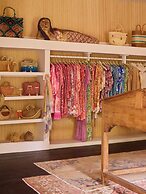 Coral Sands Inn & Cottages