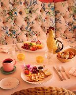 Coral Sands Inn & Cottages