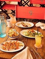 Coral Sands Inn & Cottages