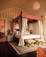 Coral Sands Inn & Cottages