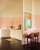 Coral Sands Inn & Cottages