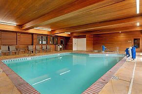 Best Western Cascade Inn & Suites