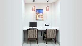 Holiday Inn Express Hotel & Suites Spence Lane by IHG