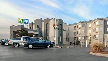 Holiday Inn Express Hotel & Suites Spence Lane by IHG