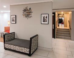 Holiday Inn Express Hotel & Suites Spence Lane by IHG