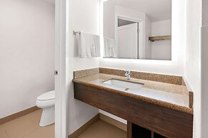 La Quinta Inn & Suites by Wyndham Portland NW