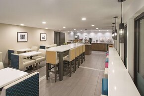 La Quinta Inn & Suites by Wyndham Portland NW