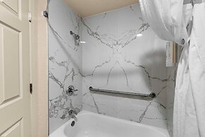Clarion Pointe Wenatchee