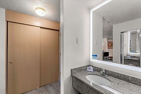 Clarion Pointe Wenatchee