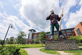 Fireside Inn & Suites Bangor