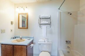 Fireside Inn & Suites Bangor