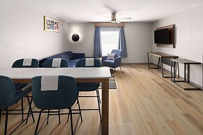 La Quinta Inn & Suites by Wyndham Memphis I-240