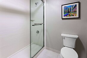 La Quinta Inn & Suites by Wyndham Memphis I-240