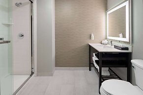 La Quinta Inn & Suites by Wyndham Memphis I-240