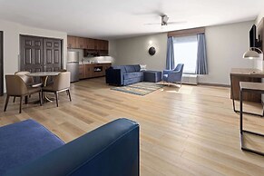 La Quinta Inn & Suites by Wyndham Memphis I-240