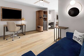 La Quinta Inn & Suites by Wyndham Memphis I-240