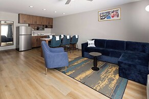 La Quinta Inn & Suites by Wyndham Memphis I-240