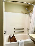 Country Inn & Suites Rochester South Mayo Clinic