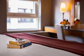 Hotel Giraffe by Library Hotel Collection