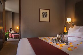 Hotel Giraffe by Library Hotel Collection