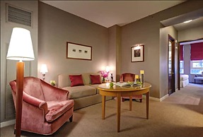 Hotel Giraffe by Library Hotel Collection