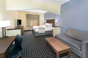 Days Inn & Suites by Wyndham Union City