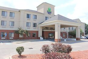 Holiday Inn Express Kansas City-Liberty by IHG