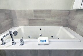 Holiday Inn Express Whitby by IHG