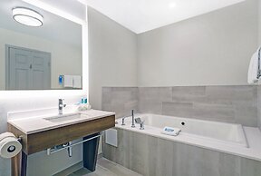 Holiday Inn Express Whitby by IHG