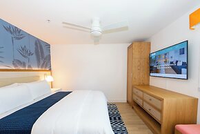 The Sunshine Hotel and Suites