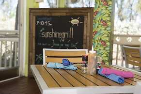 Sunshine Suites Resort