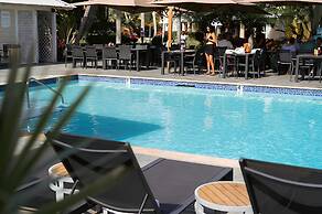 Sunshine Suites Resort