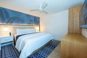 The Sunshine Hotel and Suites