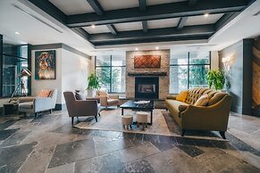 Summit Lodge Boutique Hotel