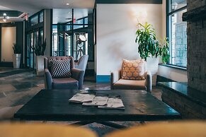 Summit Lodge Boutique Hotel