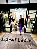 Summit Lodge Boutique Hotel