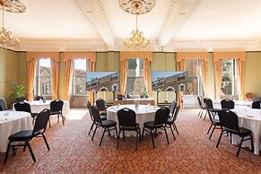 Hadley's Orient Hotel