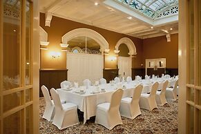 Hadley's Orient Hotel