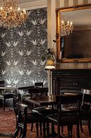 Hadley's Orient Hotel