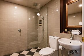 Hadley's Orient Hotel